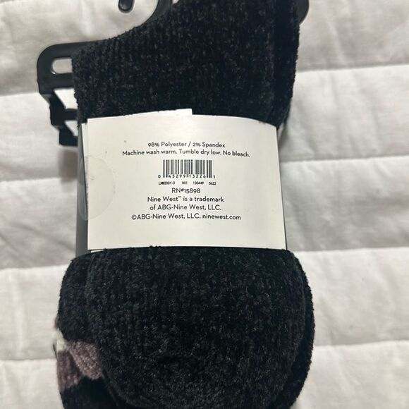 Nine West Ladies 3 Pk Chenille Boot Socks Ivory Black Mauve White Stripes - Picture 4 of 7